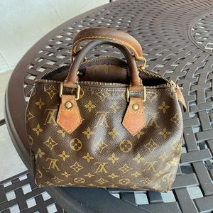 Louis Vuitton Speedy 25 Extremely Used
